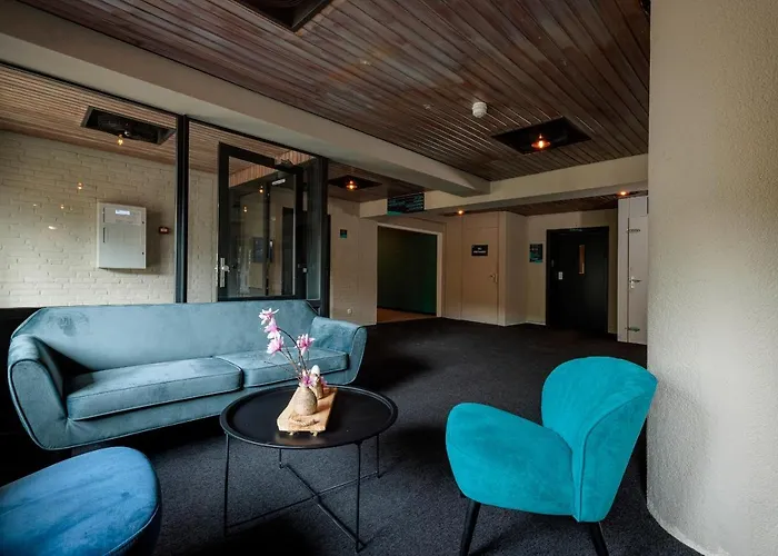 The Tower Sportshostel Albergue *